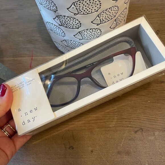 New in Box blue light blocking glasses - Picture 2 of 6